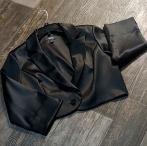 Women's Stylish Black Cropped Tuxedo Blazer